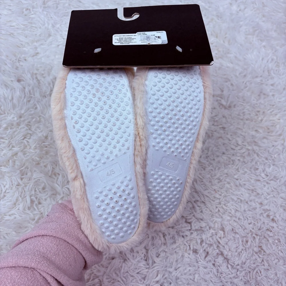 NWT Bebe Girl Plush fuzzy pink & white comfy slide Slippers size 4.5 & 2.5